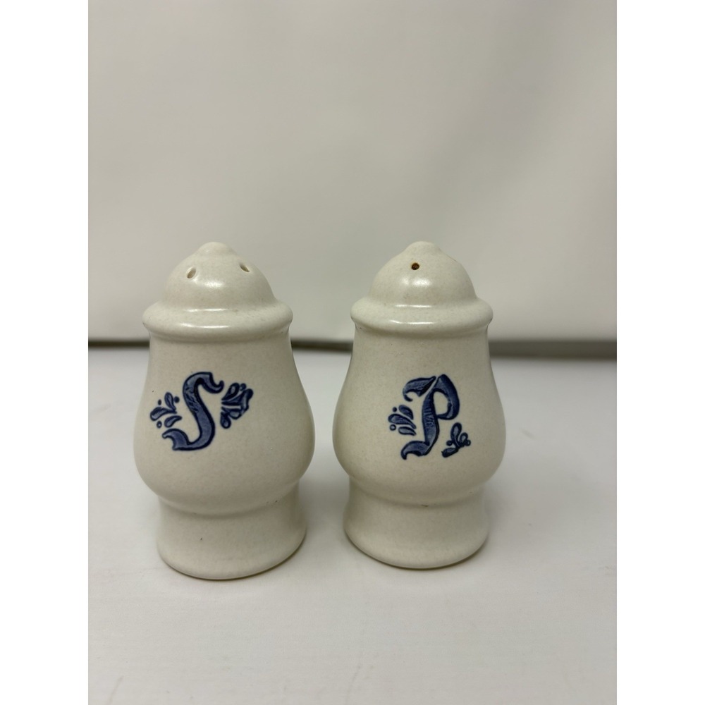 Vintage Pfaltzgraff Yorktowne Salt & Pepper Shakers Cream Blue Stoneware Set